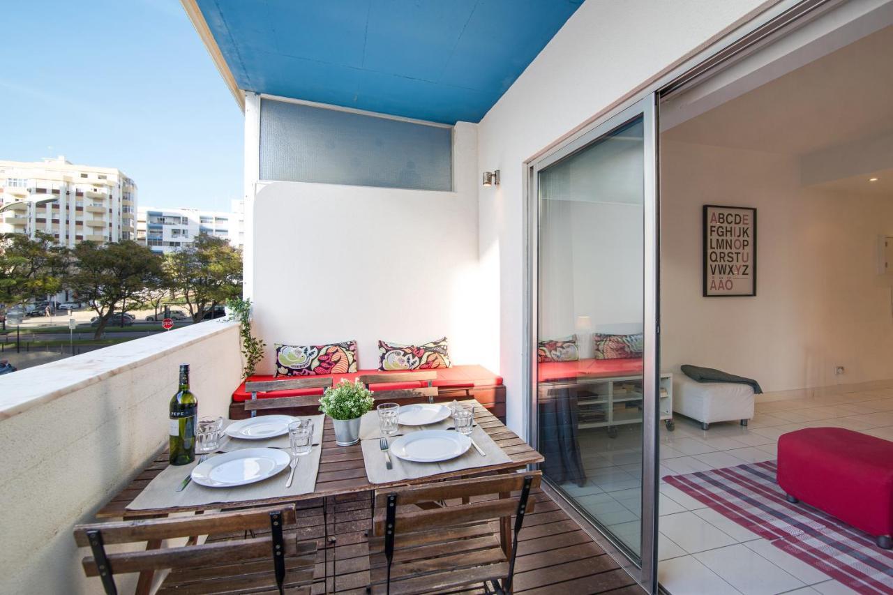 Modern Apartment By The Sea Quarteira Exteriér fotografie