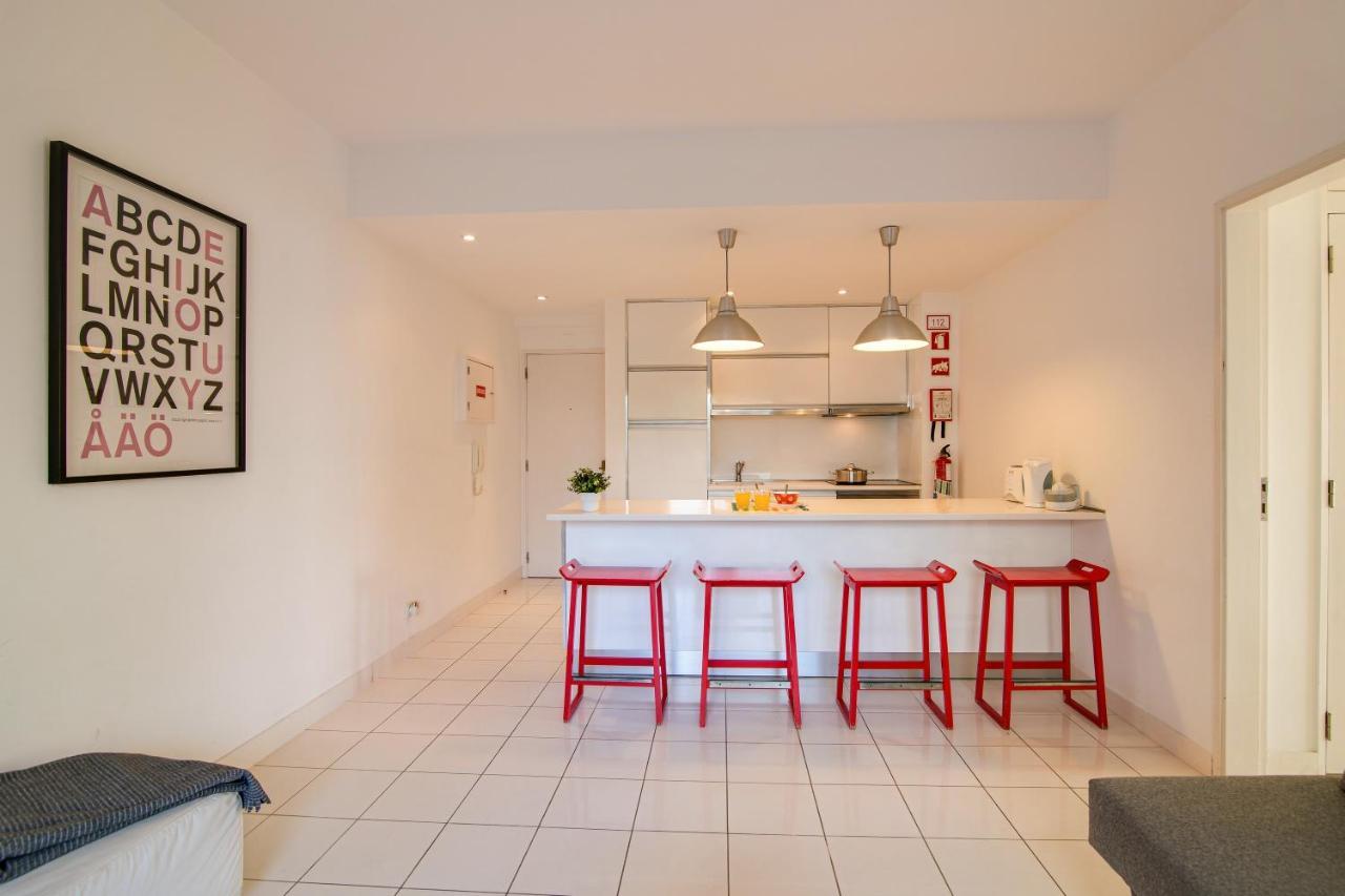 Modern Apartment By The Sea Quarteira Exteriér fotografie