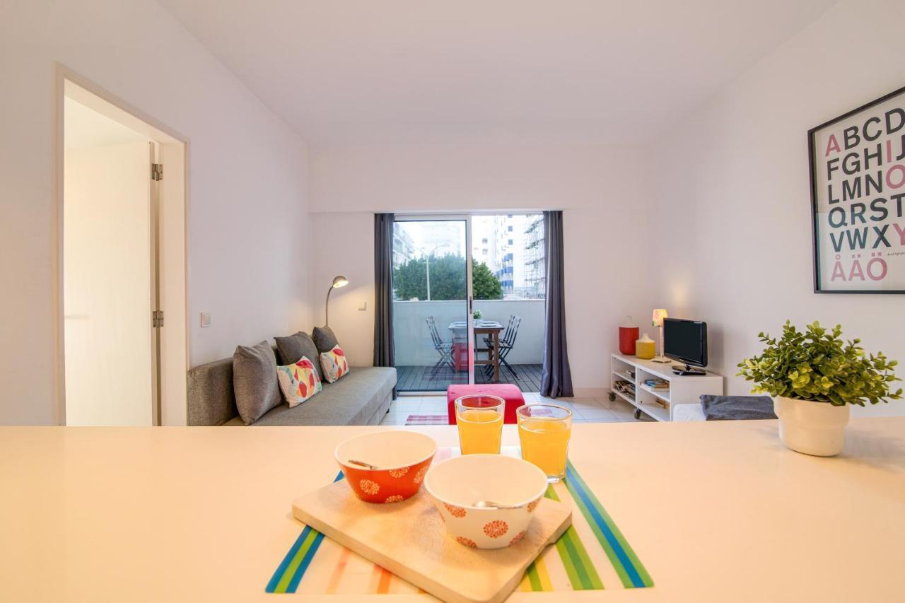 Modern Apartment By The Sea Quarteira Exteriér fotografie