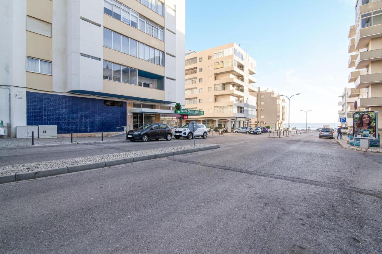 Modern Apartment By The Sea Quarteira Exteriér fotografie