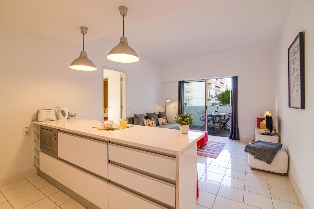 Modern Apartment By The Sea Quarteira Exteriér fotografie