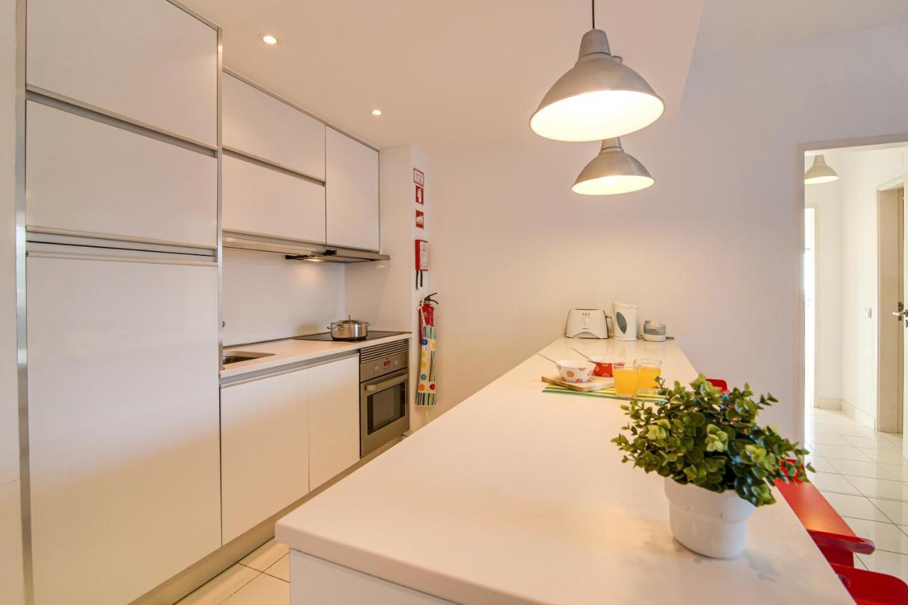 Modern Apartment By The Sea Quarteira Exteriér fotografie